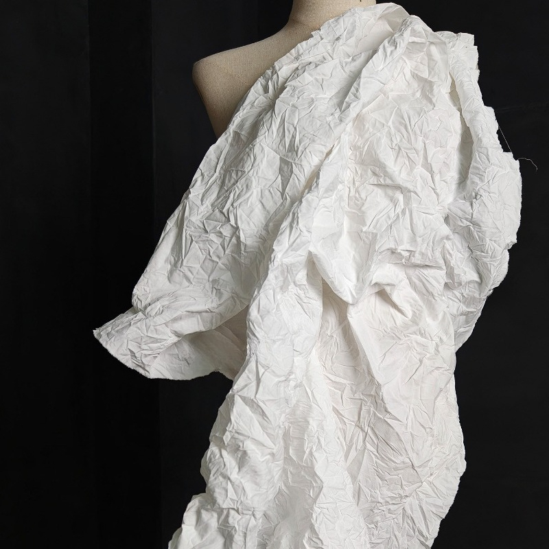 White Irregular Pleated Natura - Crystal Mesh Fabric recension och pris